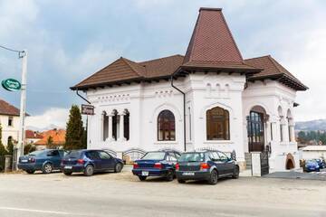 Фотографии Отели типа «постель и завтрак» Maisonette Apartments г. Кымпулунг (Румыния) №1 Фото Отели типа «постель и завтрак» Maisonette Apartments г. Кымпулунг 1